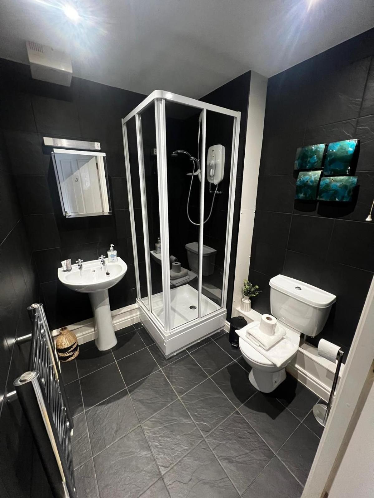 Majestic, Modern & Spacious Harbour-View Apartment With Parking Вітбі Екстер'єр фото